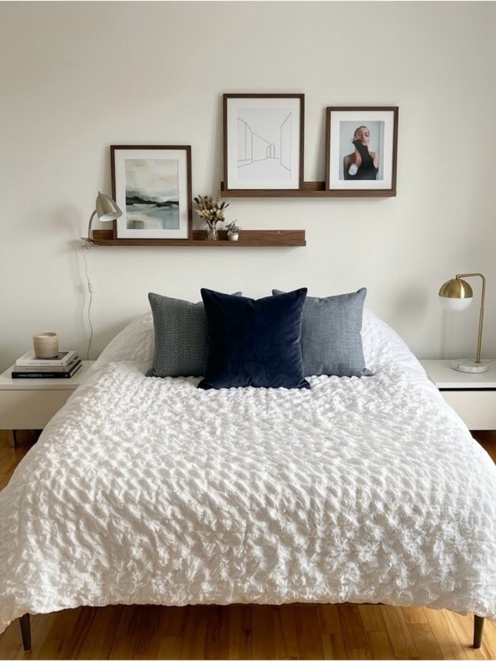 Simons White Textured Ruffle Duvet Cover - Picture 6 of 6